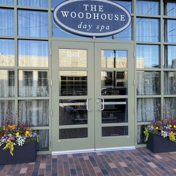 Bottleworks District - Hotels Near Me - Indianapolis, Indiana