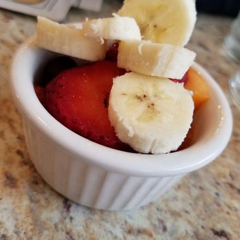 Eggbert's - Cup of Fresh fruit - American Near Me - Caney, Kansas