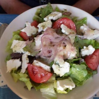 Louisa's - Farm greens with plum tomatoes and feta cheese...delicious dressing. - Seafood Near Me - Cape May, New Jersey