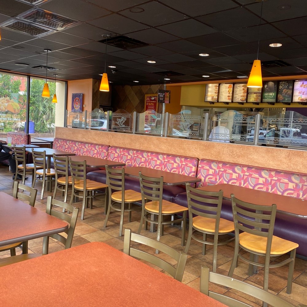 Taco Bell - Rest of the dining room - Fast Food Near Me - Jacksonville, Florida