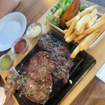 Arepas Latin Cuisine - San Francisco - Skirt steak fries salad sweet plantains - Venezuelan Near Me - San Francisco, California Arepas Latin Cuisine - San Francisco - Skirt steak fries salad sweet plantains - Venezuelan Near Me - San Francisco, California