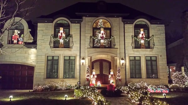 Lincolnwood Christmas Lights 2022 Lincolnwood Towers Christmas Lights 3436-3468 W North Shore Ave Lincolnwood,  Il Tourist Information - Mapquest