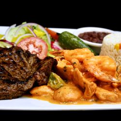 Las Esperanzas Café 1 - Plato Mixto (Meat-Mixed Platter)