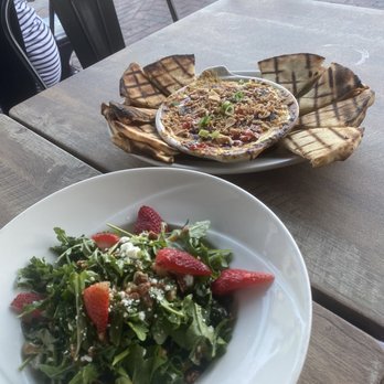 1771 G&T - ARUGULA STRAWBERRY & GOAT CHEESE SALAD & CURRY CRAB DIP - New American Near Me - Annapolis, Maryland 1771 G&T - ARUGULA STRAWBERRY & GOAT CHEESE SALAD & CURRY CRAB DIP - New American Near Me - Annapolis, Maryland