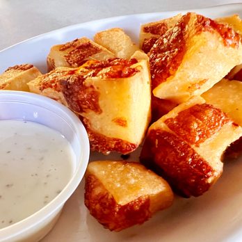 Natty Oaks Pub & Eatery - Cheese Curds - Burgers Near Me - West Allis, Wisconsin