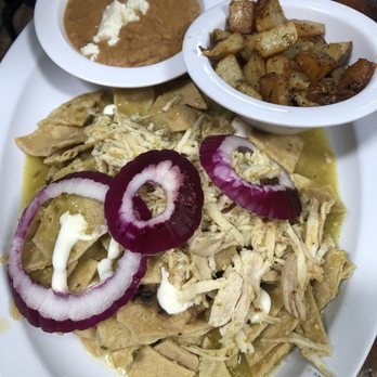 Menudería Guadalajara - chilaquiles con pollo - Mexican Near Me - Tijuana, BCN Menudería Guadalajara - chilaquiles con pollo - Mexican Near Me - Tijuana, BCN