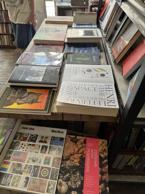 Molasses Books by null