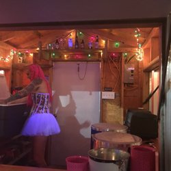 Pinkys: The Smallest Bar In Alabama