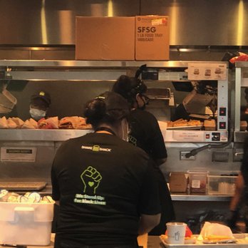 Shake Shack Cross County - Burgers Near Me - Yonkers, New York