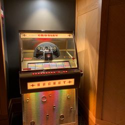 B-Side - Jukebox that allows "secret" door to open