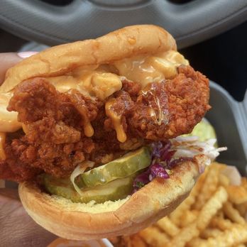 Dave's Hot Chicken - Chicken Shop Near Me - Altamonte Springs, Florida Dave's Hot Chicken - Chicken Shop Near Me - Altamonte Springs, Florida