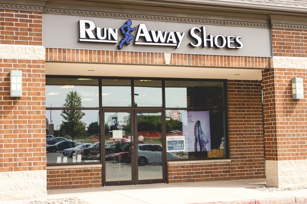 Run Away Shoes Logo