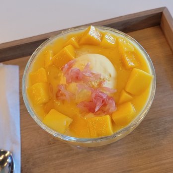 Mango Mango Dessert - mango pomelo sago with mango ice cream (楊枝甘露) - Desserts Near Me - Chicago, Illinois Mango Mango Dessert - mango pomelo sago with mango ice cream (楊枝甘露) - Desserts Near Me - Chicago, Illinois