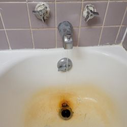 Eldon Inn - Yuck. And when I say leak, I don't mean drip. I mean trickle.