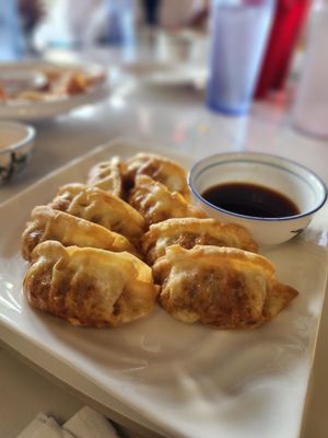 Long Gong Chinese Restaurant by null