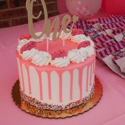 Brown Baguette Bakery Cafe - Birthday animal cracker cake
