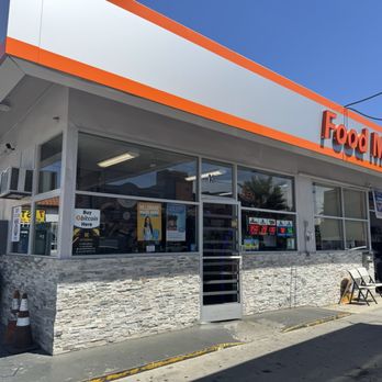 Ike’s Squeegee - Clean windows at my business - Window Washing Near Me - Los Angeles, California