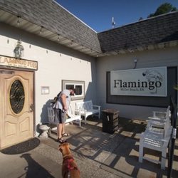 Flamingo Pizza - Great location. Super clean & FUN