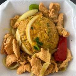 Mofongo con Pechuga Salteada / Mofongo with Sautéed Chicken Breast