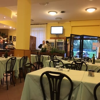 Pizzeria San Basilio - Sala interna - Pizza Near Me - Milan, Michigan Pizzeria San Basilio - Sala interna - Pizza Near Me - Milan, Michigan