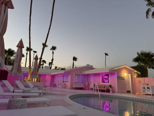 Trixie Motel by null