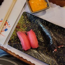 Tuna nigiri and tuna hand roll with spicy mayo! So refreshing and buttery!! Tuna nigiri and tuna hand roll with spicy mayo! So refreshing and buttery!!