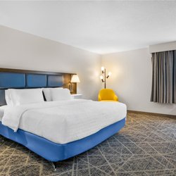 Hampton Inn Portage - Guest room