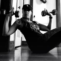 FitGirl - Meet your trainer in her own in-home workout