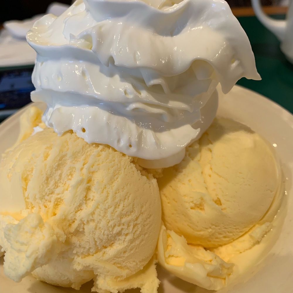 Ladybug Café - Vanilla Ice Cream Sundae - Japanese Near Me - Gardena, California Ladybug Café - Vanilla Ice Cream Sundae - Japanese Near Me - Gardena, California