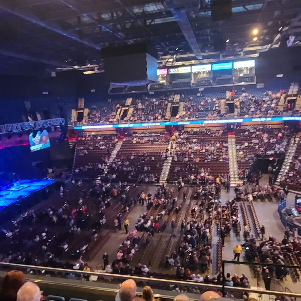 02/26/2023 - Air Supply in concert. Concert slowly filling up. 02/26/2023 - Air Supply in concert. Concert slowly filling up.