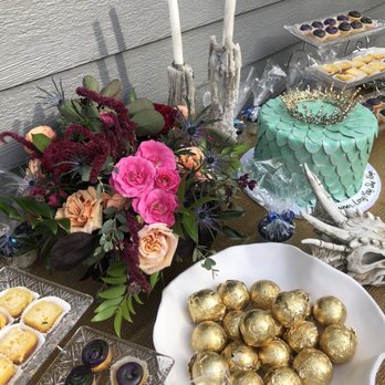 Alliance Bakery & Cafe - Game of thrones Dessert table - Bakeries Near Me - Chicago, Illinois Alliance Bakery & Cafe - Game of thrones Dessert table - Bakeries Near Me - Chicago, Illinois