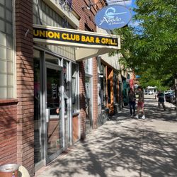 Union Club Bar - Entrance to the Union Club!
