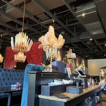 Story - Great Gatsby themed decor - New American Near Me - Anaheim, California Story - Great Gatsby themed decor - New American Near Me - Anaheim, California