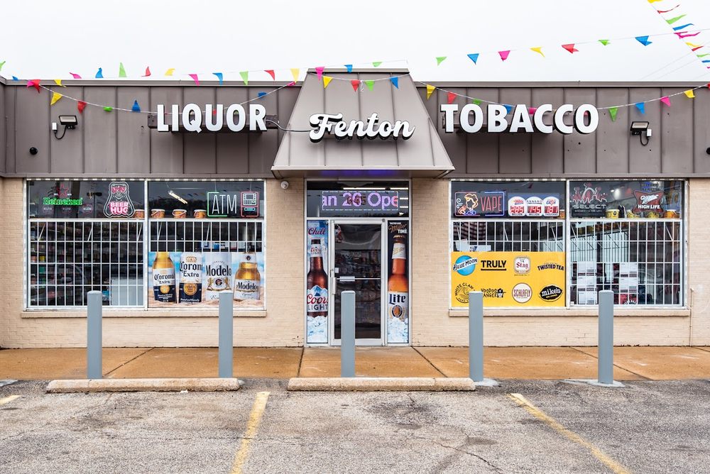 FENTON LIQUOR AND TOBACCO Updated October 2024 42 Photos 645