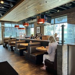 Hook Burger - Dining area