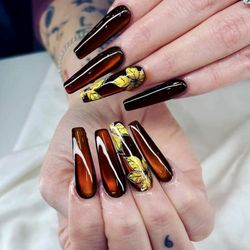 PA Nails Of Bloomsburg