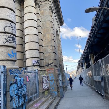 Manhattan Bridge - Landmarks & Historical Buildings Near Me Manhattan Bridge - Landmarks & Historical Buildings Near Me