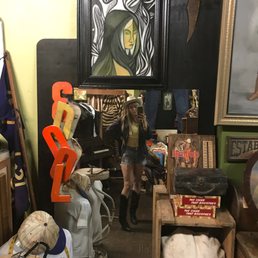 Always find the cutest vintage clothes here. Always find the cutest vintage clothes here.