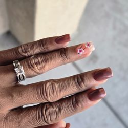 Tara's Nails