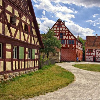 Fränkisches Freilandmuseum - In der guten alten Zeit parkten nicht überall Autos (10/2016) - Museums Near Me - Bad Windsheim, BY