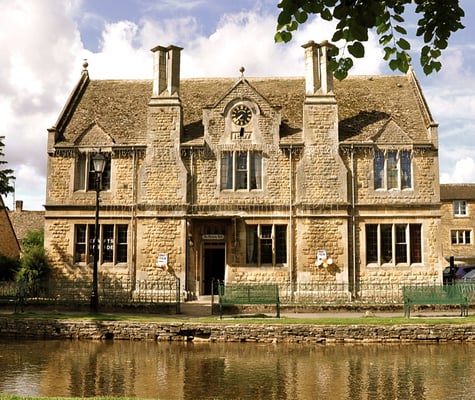 Bourton-on-the-Water by null