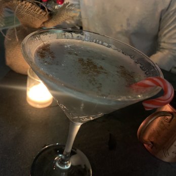 Oak and Vine - Cocktail Bars Near Me - Glendale, California