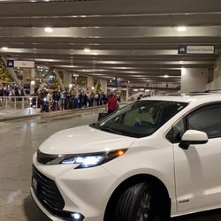 Portlandia Airport Shuttles - Late night pick up at PDX airport
