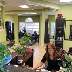 Salon Pure - Reception area. If Jen sees this I am so dead. Eh, worth the risk