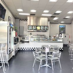 Pizzarito N.Y. Pizza By The Slice - Inside