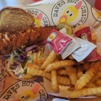 Dave's Hot Chicken - #4 - Chicken Shop Near Me - Roseville, California Dave's Hot Chicken - #4 - Chicken Shop Near Me - Roseville, California