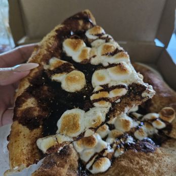 Cascadia Pizza - S'mores Pizza - Food Trucks Near Me - Enumclaw, Washington
