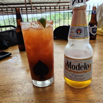 Hillbillyz - New American Near Me - Boerne, Texas