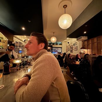 Bisous - Cocktail Bars Near Me - Chicago, Illinois