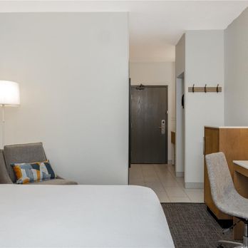 Spark by Hilton Ames - Guest room - Hotels Near Me - Ames, Iowa Spark by Hilton Ames - Guest room - Hotels Near Me - Ames, Iowa